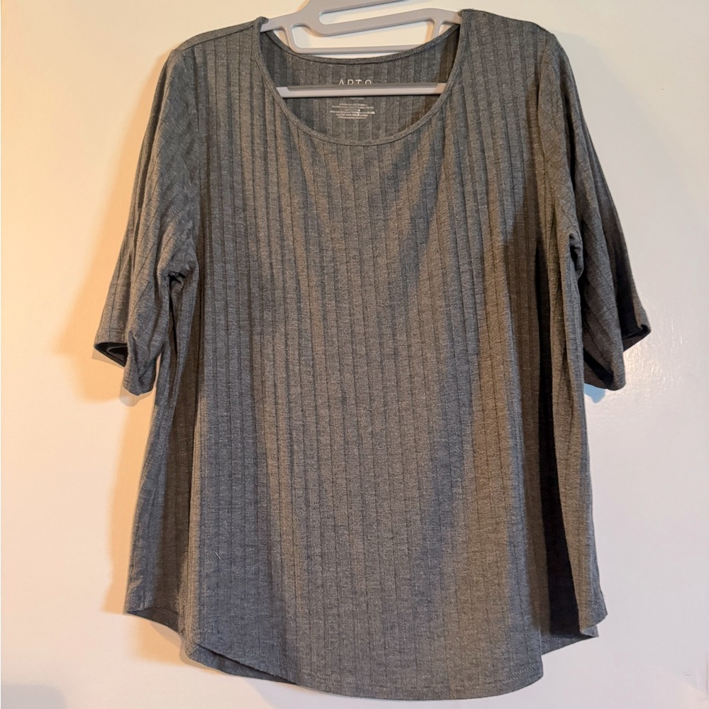 EUC Gray Women's Top